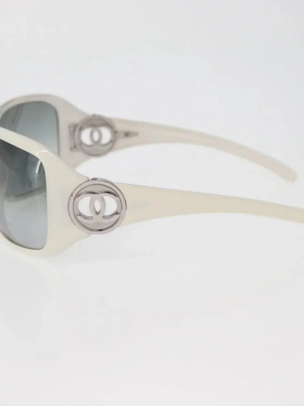 CHANEL Sunglasses plastic White CC Auth 162589